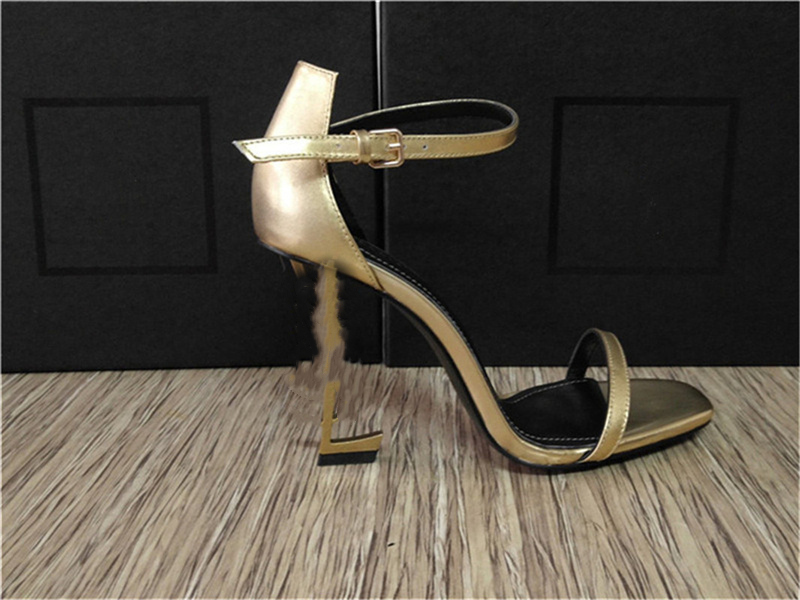 2020 Fashion Designer Womens Shoes Bottom High Heels Nude Black Leather Pointed Toes Pumpsysl Dress Shoes Mid Heeled Shoes mnjjjkkk
2020 Fashion Designer Womens Shoes Bottom High Heels Nude Black Leather Pointed Toes Pumpsysl Dress Shoes Mid Heeled Shoes mnjjjkkk
