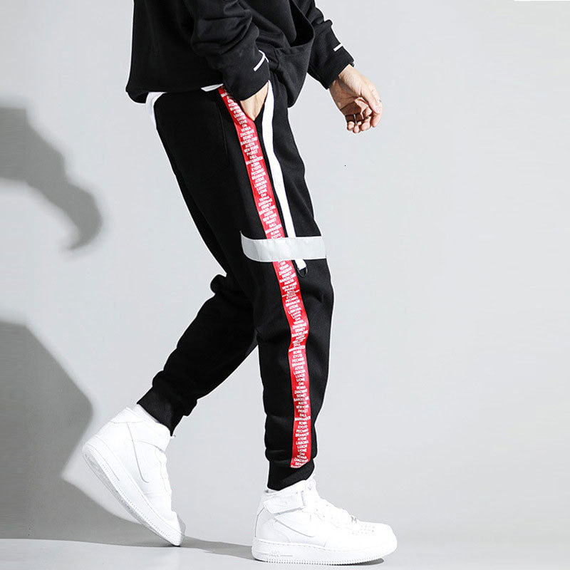 2021 New Estilo Coreano Moda Masculina Jeans Cor Preta Solto Ajuste Emendado Designer Harem Listra Impresso Hip Hop Calas De Brim S0he, Black
2021 New Estilo Coreano Moda Masculina Jeans Cor Preta Solto Ajuste Emendado Designer Harem Listra Impresso Hip Hop Calas De Brim S0he, Black