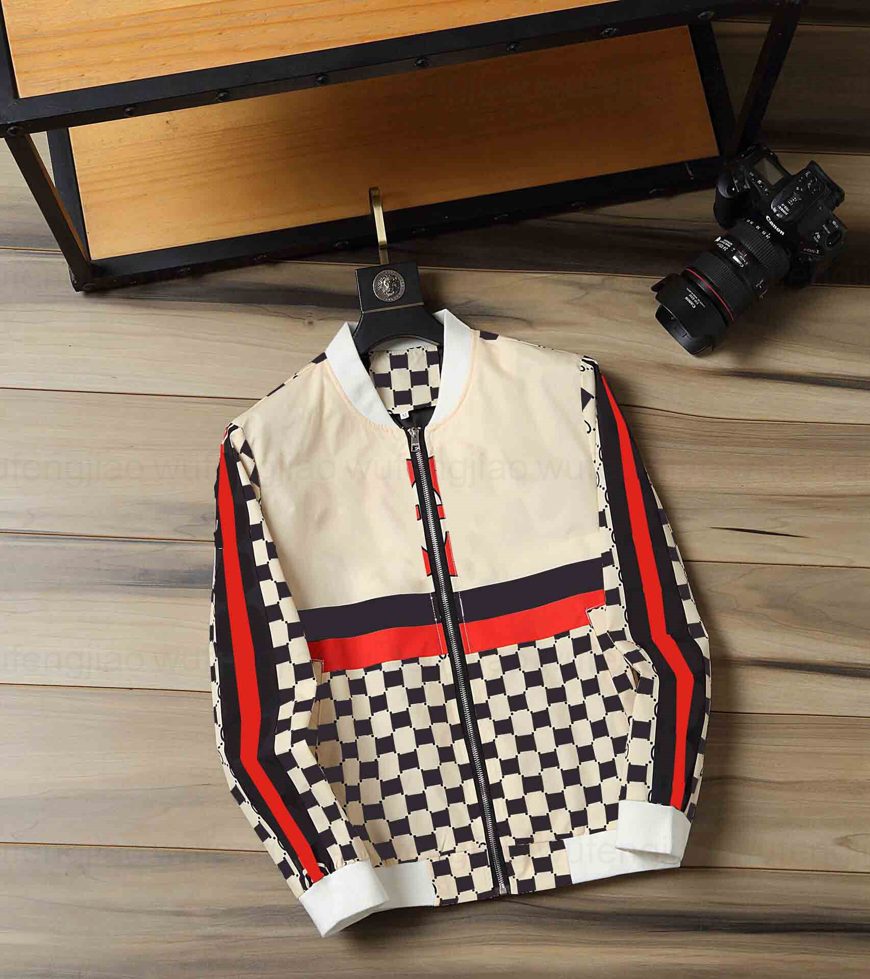 2021classic Mens Designers Jacket clothing Luxurys Spring Jackets Fashion coats Windbreakers Men Windbreaker Winter Coat Outdoor Streetwear S-3XL, Black;brown
2021classic Mens Designers Jacket clothing Luxurys Spring Jackets Fashion coats Windbreakers Men Windbreaker Winter Coat Outdoor Streetwear S-3XL, Black;brown