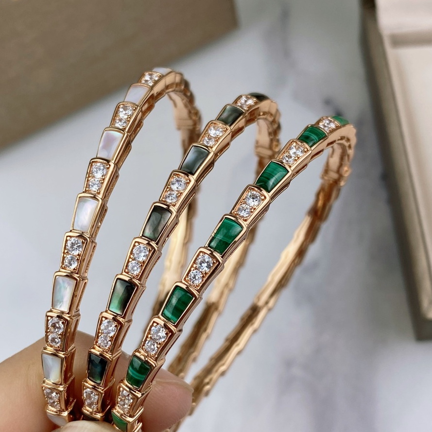 BUIGARI Top quality bangle diamants 18K gold plated Factory direct sales jewelry Bangle for woman Bracelets luxury designer AAAAA fashion premium gifts
BUIGARI Top quality bangle diamants 18K gold plated Factory direct sales jewelry Bangle for woman Bracelets luxury designer AAAAA fashion premium gifts