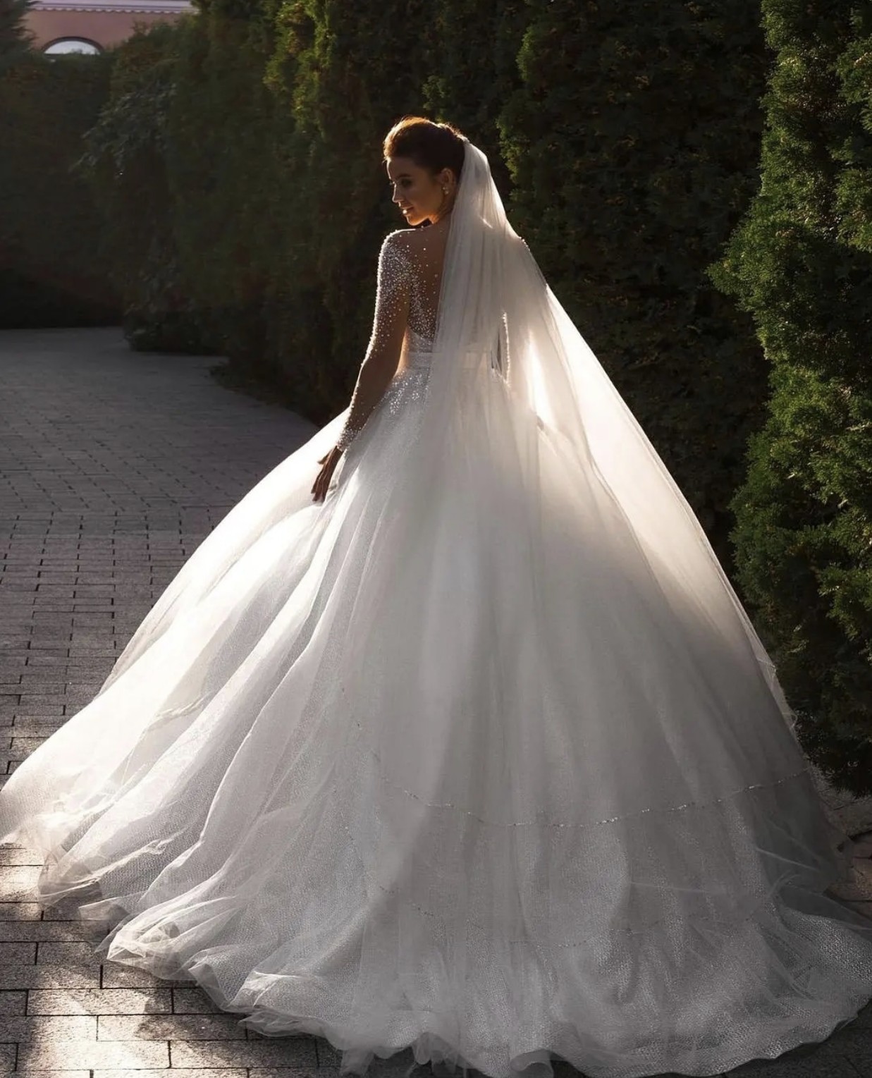 Princess Wedding Dresses Bridal Gowns with Long Sleeves Sheer Neckline Sweep Train Arabic Middle East Church Garden beads Crystals Bling