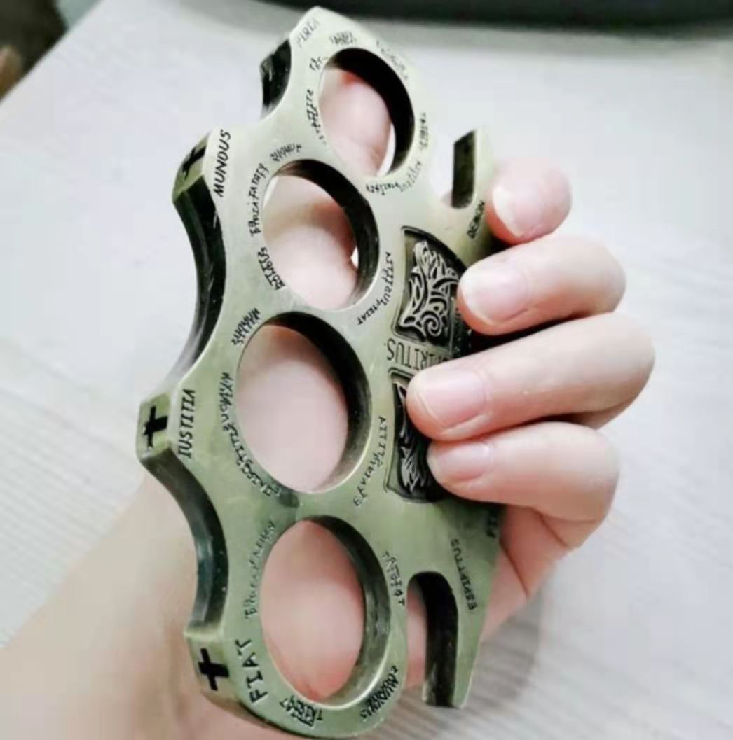 2021Finger tiger self defense four finger fist stab glass fiber legitimate hand brace ring defense hand buckle fist buckle self 59
2021Finger tiger self defense four finger fist stab glass fiber legitimate hand brace ring defense hand buckle fist buckle self 59