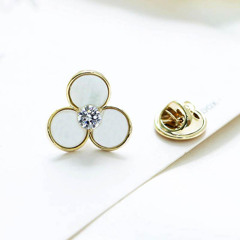Pins, Brooches Fashion Simple Small Flower Brooch Pin For Woman Coat Suit Accessories High Quality Shell Collar Pins Holiday Gift
Pins, Brooches Fashion Simple Small Flower Brooch Pin For Woman Coat Suit Accessories High Quality Shell Collar Pins Holiday Gift