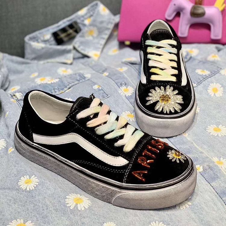 Little Daisy ins band shoes spring 2021 new leather nail bead Korean ulzzang casual shoes women's fashion1, Black
Little Daisy ins band shoes spring 2021 new leather nail bead Korean ulzzang casual shoes women's fashion1, Black