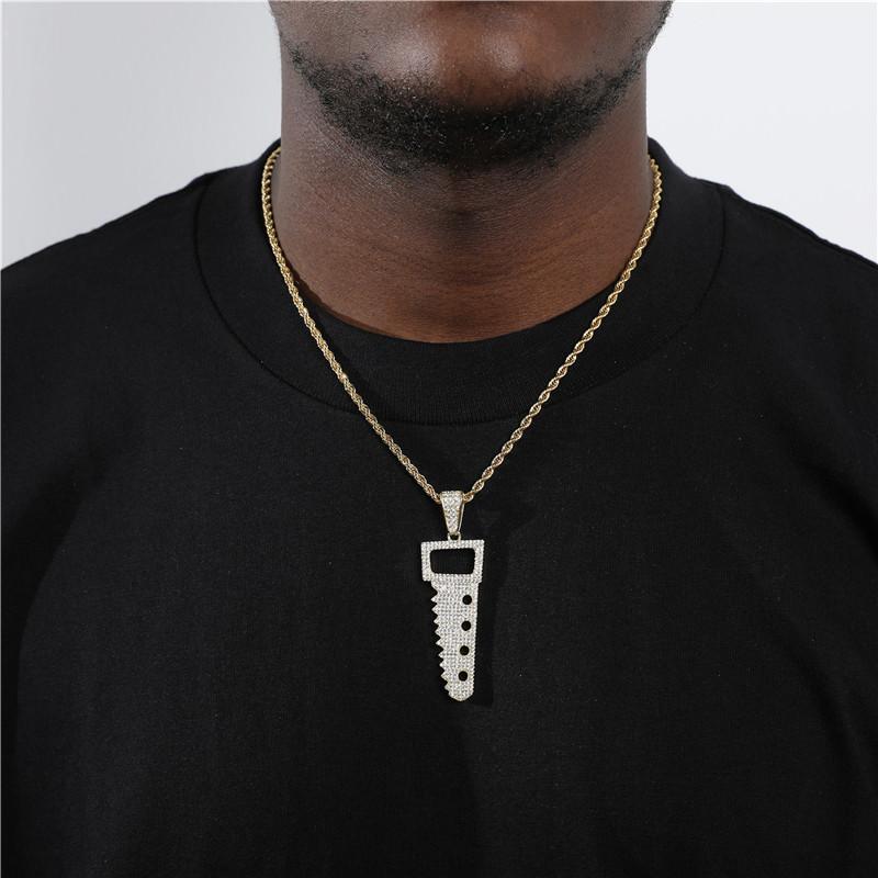 Pendant Necklaces Hip Hop Bling Iced Out Cubic Zirconia Stone Copper Hand Made Saw Pendants With 4MM Tennis Chain Men Charm Jewelry
Pendant Necklaces Hip Hop Bling Iced Out Cubic Zirconia Stone Copper Hand Made Saw Pendants With 4MM Tennis Chain Men Charm Jewelry
