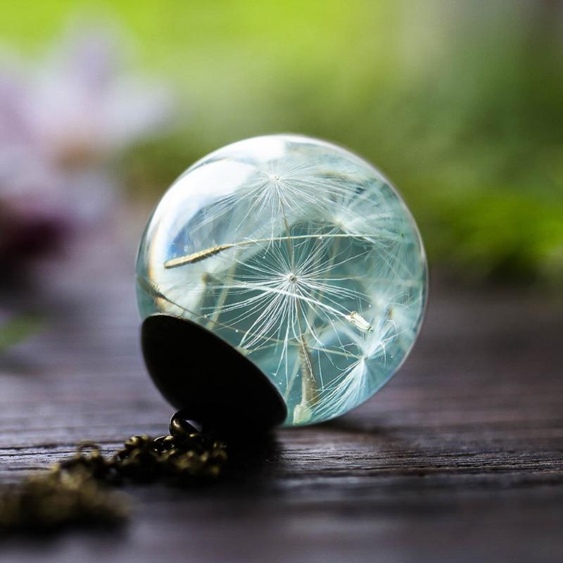 Pendant Necklaces Elegant Real Dried Flowers Dandelions Resin Necklace Bronze Fashion Women Jewelry Gifts Drop
Pendant Necklaces Elegant Real Dried Flowers Dandelions Resin Necklace Bronze Fashion Women Jewelry Gifts Drop