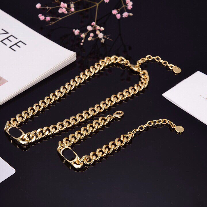 Top Quality Fashion Trend Necklace for Woman Fashion Necklace Couple Bracelet Punk Style Titanium Steel Letter Chain Necklace
Top Quality Fashion Trend Necklace for Woman Fashion Necklace Couple Bracelet Punk Style Titanium Steel Letter Chain Necklace