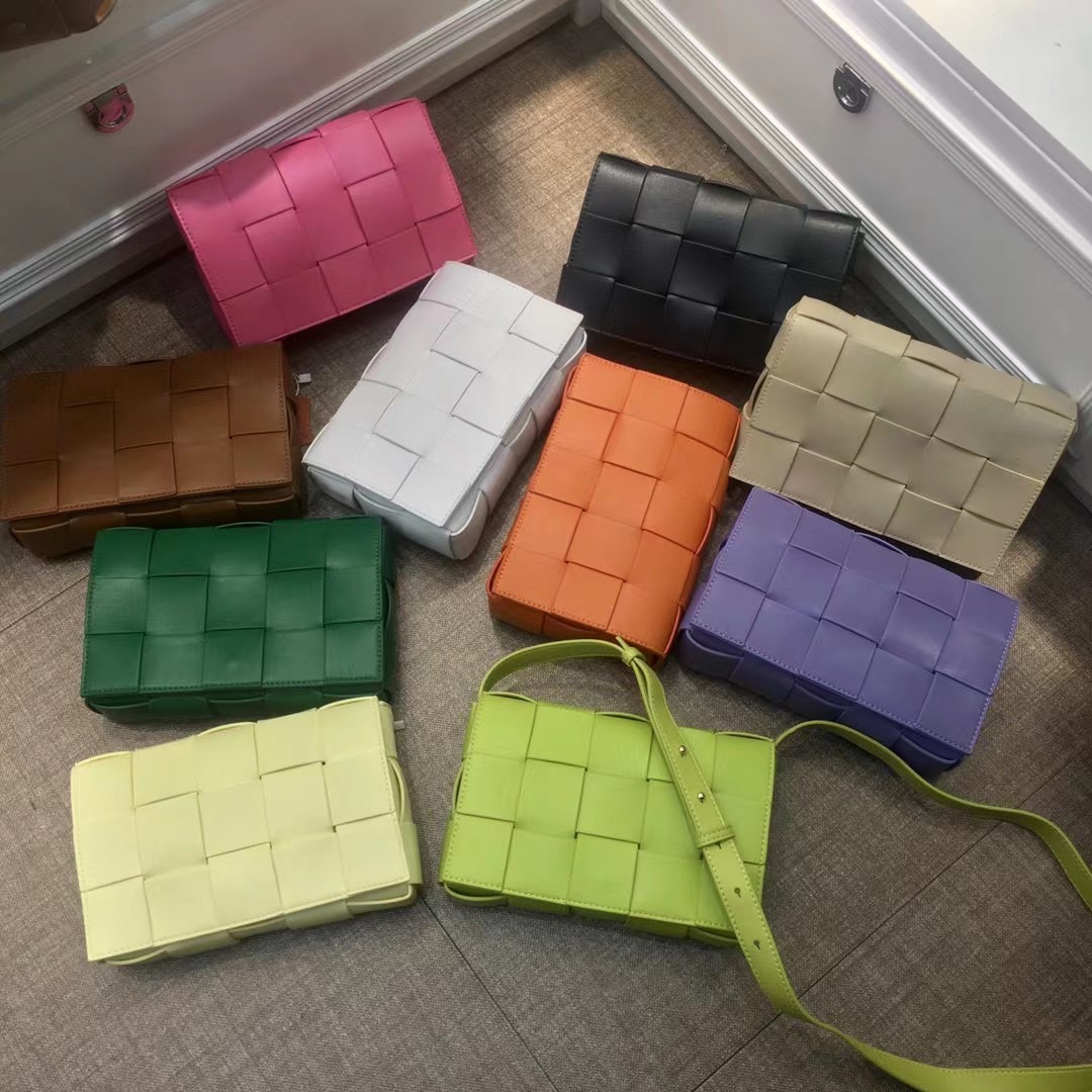 Knitting Patchwork Crochet Cowhide Chain Shoulder Bags Genuine Leather handbag for women bag trend 2021 wholesale handbags, Make up the difference
Knitting Patchwork Crochet Cowhide Chain Shoulder Bags Genuine Leather handbag for women bag trend 2021 wholesale handbags, Make up the difference