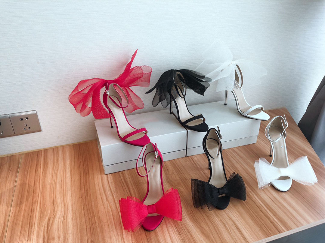 2021 summer new Sandals style abuckle lace wings front and rear bow small fresh ultra-fine high-heeled sandals women, Red
2021 summer new Sandals style abuckle lace wings front and rear bow small fresh ultra-fine high-heeled sandals women, Red