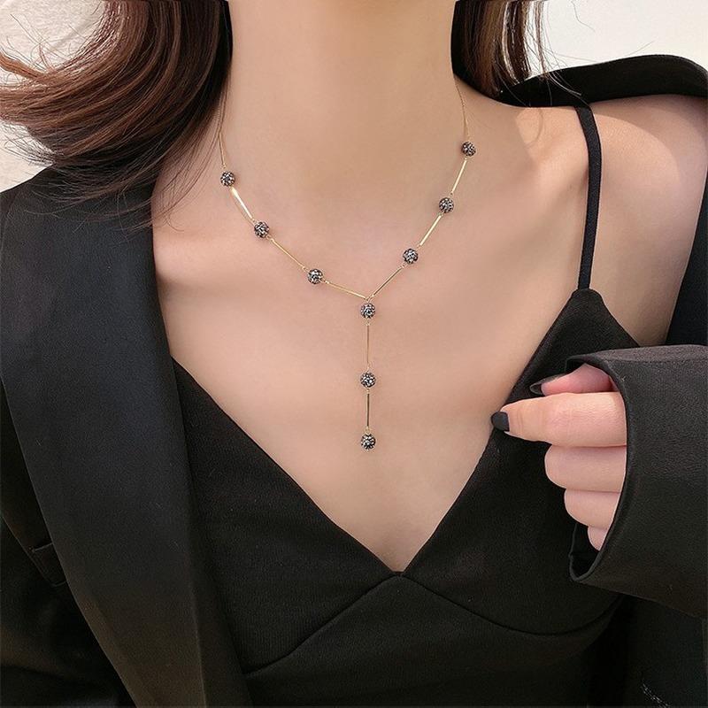 Pendant Necklaces U-Magical Punk Black Color Double Layer Laser Crystal Ball Chokers Necklace Hollow Out Long Tassel Beaded Jewelry
Pendant Necklaces U-Magical Punk Black Color Double Layer Laser Crystal Ball Chokers Necklace Hollow Out Long Tassel Beaded Jewelry