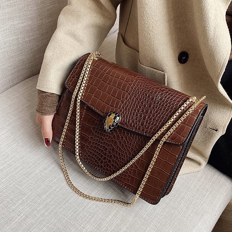 Retro Snake Head Bag Crocodile Pattern Chain Shoulder Messenger Bags 2021 European and American Fashion Female Handbag Wallet Key Case
Retro Snake Head Bag Crocodile Pattern Chain Shoulder Messenger Bags 2021 European and American Fashion Female Handbag Wallet Key Case