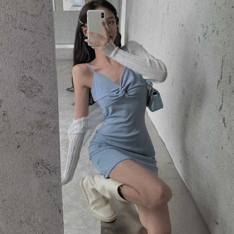 WOMENGAGA Tank Vest Mini Dress Bow Female Sexy Slim Black Blue Dresses Base Women High Waist Summer Tops 4QVH 210603, Light blue
WOMENGAGA Tank Vest Mini Dress Bow Female Sexy Slim Black Blue Dresses Base Women High Waist Summer Tops 4QVH 210603, Light blue