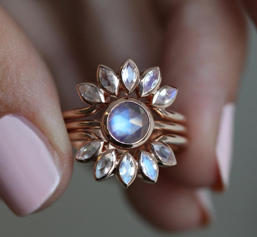 Wedding Rings Luxury Rose Gold Color Engagement Set Women's Fashion White Zircon For Women Party Bridal Trendy Jewelry, Slivery;golden
Wedding Rings Luxury Rose Gold Color Engagement Set Women's Fashion White Zircon For Women Party Bridal Trendy Jewelry, Slivery;golden
