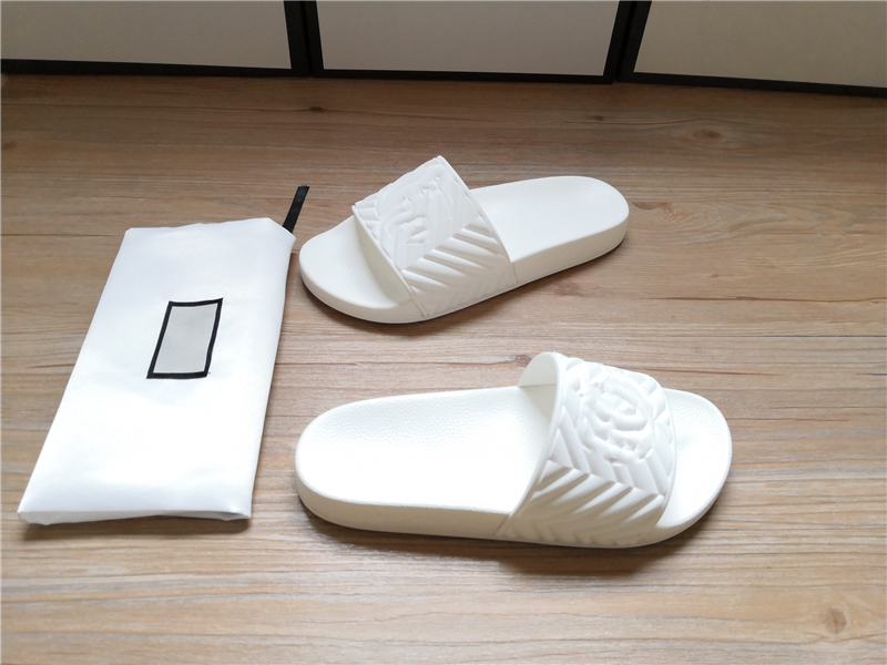 Loafers Fur Muller Slipper Fashion Women Letter Print Fluffy Furry Slippers Ladies Winter Warm Comfortable Beautiful Girl Flip Flops Slipper, Box
Loafers Fur Muller Slipper Fashion Women Letter Print Fluffy Furry Slippers Ladies Winter Warm Comfortable Beautiful Girl Flip Flops Slipper, Box