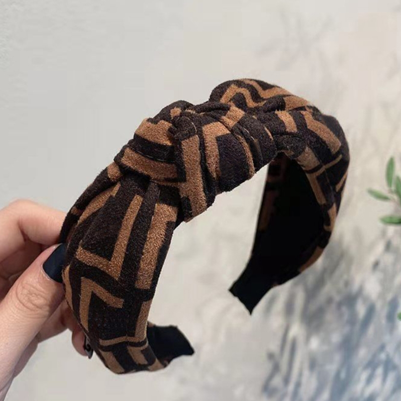 Luxury Pony Tails Holder Designer Headbands Hair Bands For Women Girl Brand Headband Letter Head Wrap Simple Broadside D2112202Z
Luxury Pony Tails Holder Designer Headbands Hair Bands For Women Girl Brand Headband Letter Head Wrap Simple Broadside D2112202Z