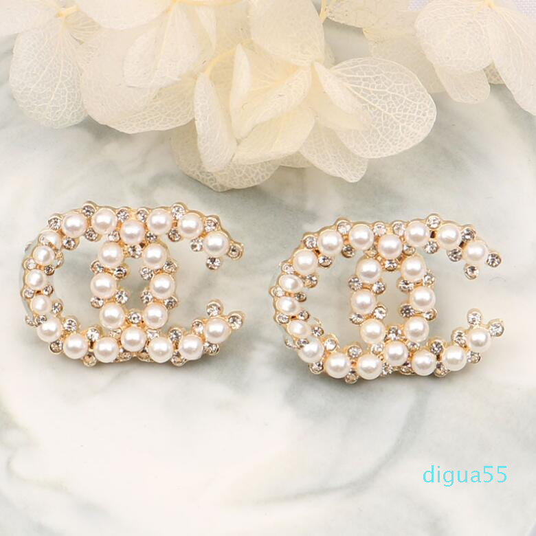 High Quality Simple new women fashion pearl crystal rhinestone Metal Gold double letter earrings for girls lovers jewelry wholesale
High Quality Simple new women fashion pearl crystal rhinestone Metal Gold double letter earrings for girls lovers jewelry wholesale