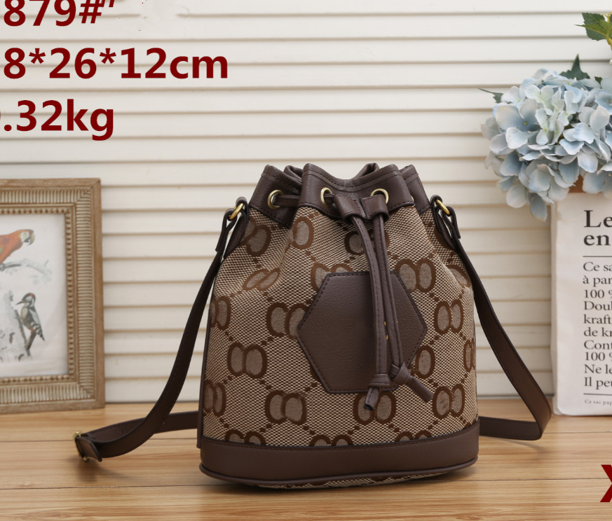 Mini Bucket Bag 4-colour Top luxury Designer Crossbody Shoulder Bags Handbag women's fashion leather handbags handbag wholesale removable shoulders strap, White
Mini Bucket Bag 4-colour Top luxury Designer Crossbody Shoulder Bags Handbag women's fashion leather handbags handbag wholesale removable shoulders strap, White