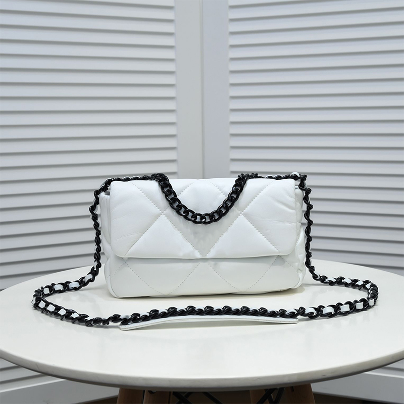 2021 Luxury Designer Handbag Female Bag Leather Large Capacity Classic Fashion Chain One Shoulder Party Date Plain Chains, Customize
2021 Luxury Designer Handbag Female Bag Leather Large Capacity Classic Fashion Chain One Shoulder Party Date Plain Chains, Customize