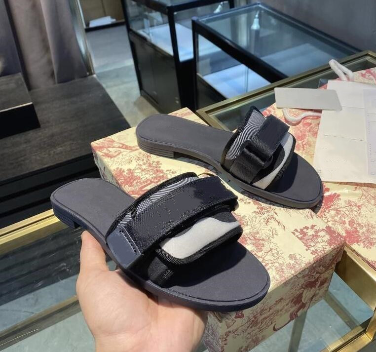 Fashion Women's classic slippers Ladies Top Quality Leather shoes beach slipper female casual peep toe sandals Woman comfortable flip flops D112261
Fashion Women's classic slippers Ladies Top Quality Leather shoes beach slipper female casual peep toe sandals Woman comfortable flip flops D112261