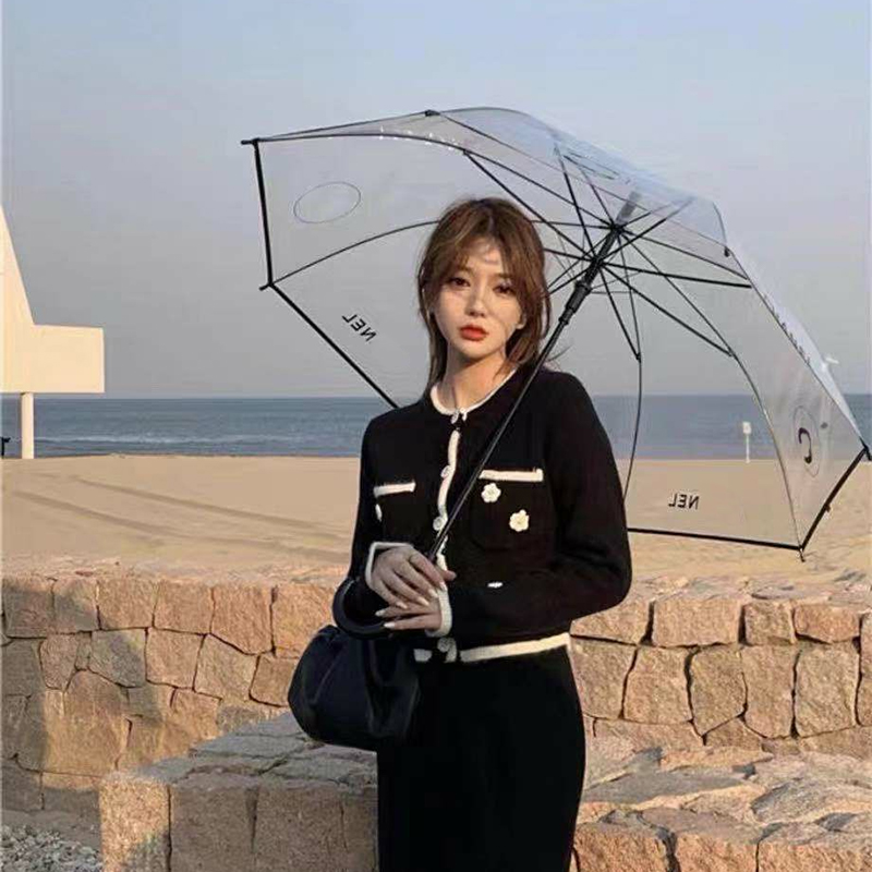Designer Sun Shade Umbrellas White Folding Luxurys Designers C Rain Reverse Umbrellas Parasol Windproof Raining Drop Umbrella D2110154Z
Designer Sun Shade Umbrellas White Folding Luxurys Designers C Rain Reverse Umbrellas Parasol Windproof Raining Drop Umbrella D2110154Z