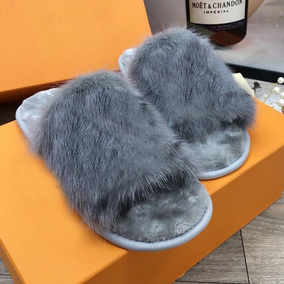 2021 new temperament women Winter Plush Slippers Indoor hotle Shoes Warm Fox Fur Slippers For Women Slides Flip Flops TOP QUALITY with box, Black
2021 new temperament women Winter Plush Slippers Indoor hotle Shoes Warm Fox Fur Slippers For Women Slides Flip Flops TOP QUALITY with box, Black