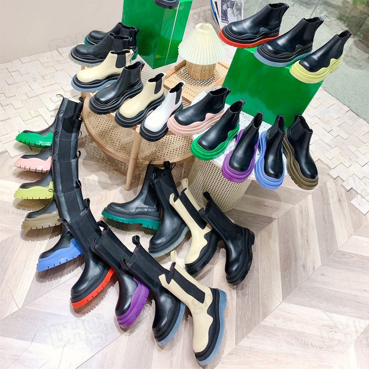 Fashion Womens Designer Boots Leather Martin Ankle Chaelsea Boot Fashion Non-slip Wave Colored Rubber Outsole Elastic Webbing Luxury Comfort Exquisite booties, Hello
Fashion Womens Designer Boots Leather Martin Ankle Chaelsea Boot Fashion Non-slip Wave Colored Rubber Outsole Elastic Webbing Luxury Comfort Exquisite booties, Hello
