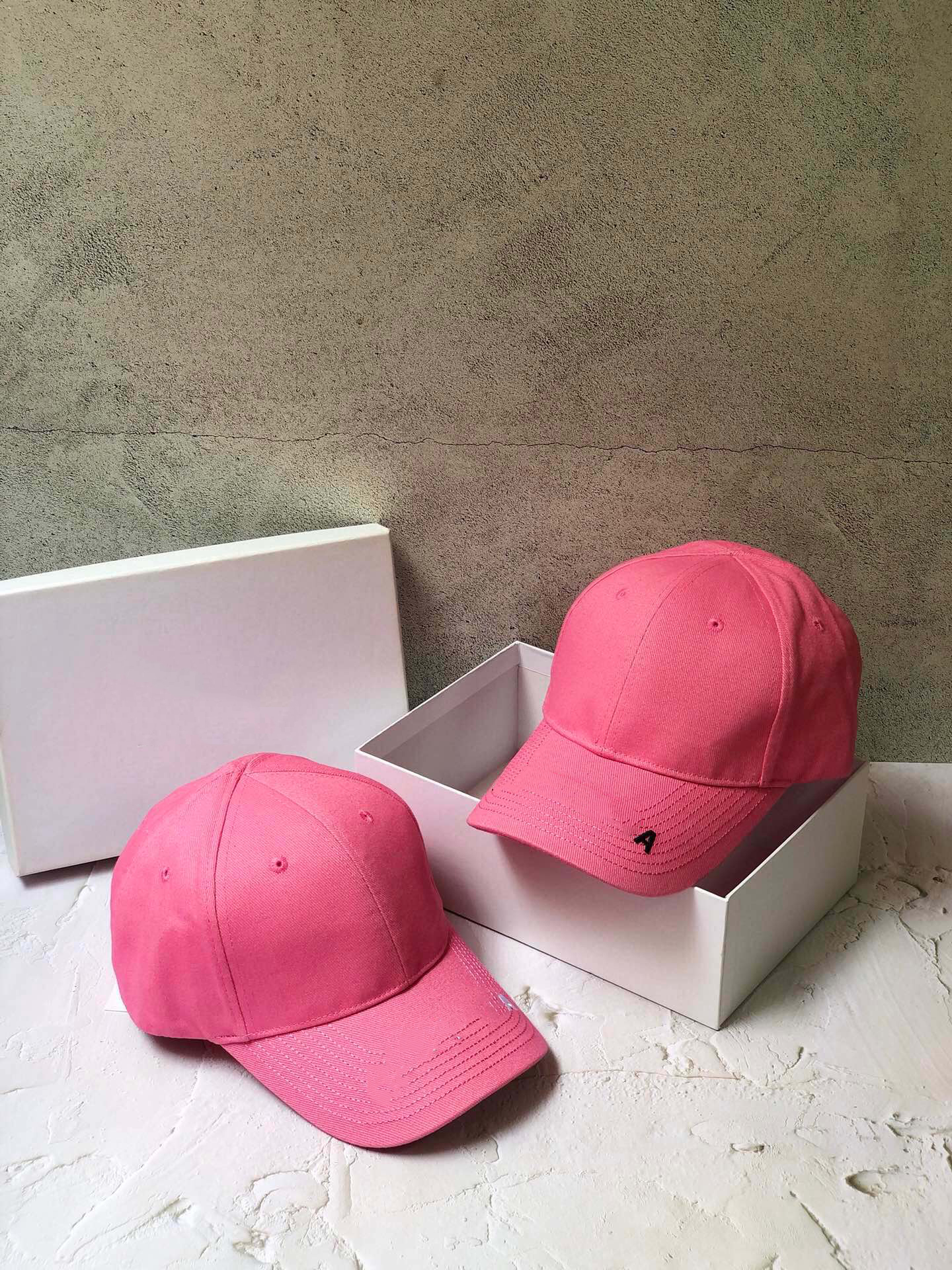 Pink High Quality Fashion Casual Caps Luxury Designer Women Baseball Cap European American Style Embroidery Letter Logo Sun Hat Sports Caps, Blue;gray
Pink High Quality Fashion Casual Caps Luxury Designer Women Baseball Cap European American Style Embroidery Letter Logo Sun Hat Sports Caps, Blue;gray