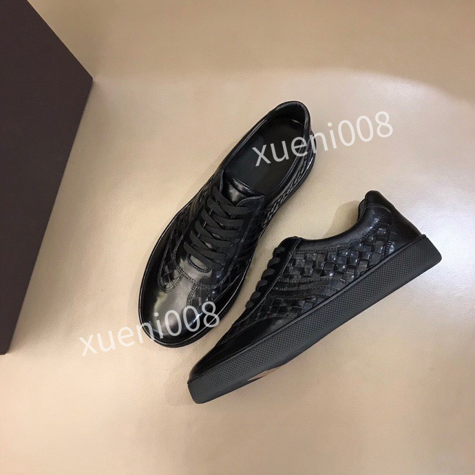 2022 New Triple s clear sole 39-45 men women platform shoes fashion Paris sneakers black white Neon green Pink mens trainers casual jogging walkin rd211013, Choose the color
2022 New Triple s clear sole 39-45 men women platform shoes fashion Paris sneakers black white Neon green Pink mens trainers casual jogging walkin rd211013, Choose the color