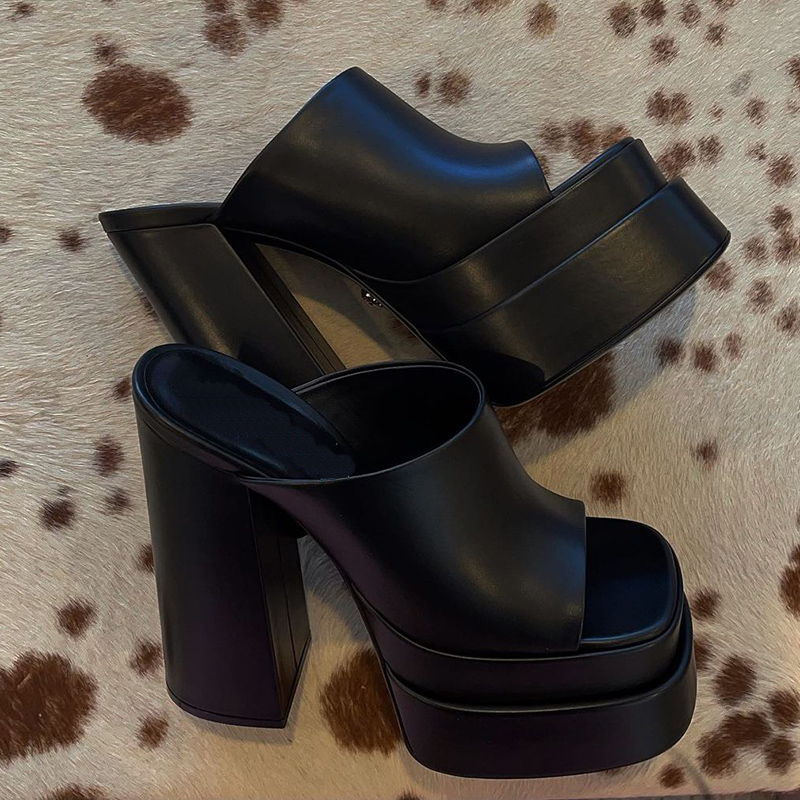 Medusa platform sandals mules calf Leather printed slides chunky block high Heels slip-on open square toe women Luxury Designers shoes 15.5CM heels sandal, Red
Medusa platform sandals mules calf Leather printed slides chunky block high Heels slip-on open square toe women Luxury Designers shoes 15.5CM heels sandal, Red