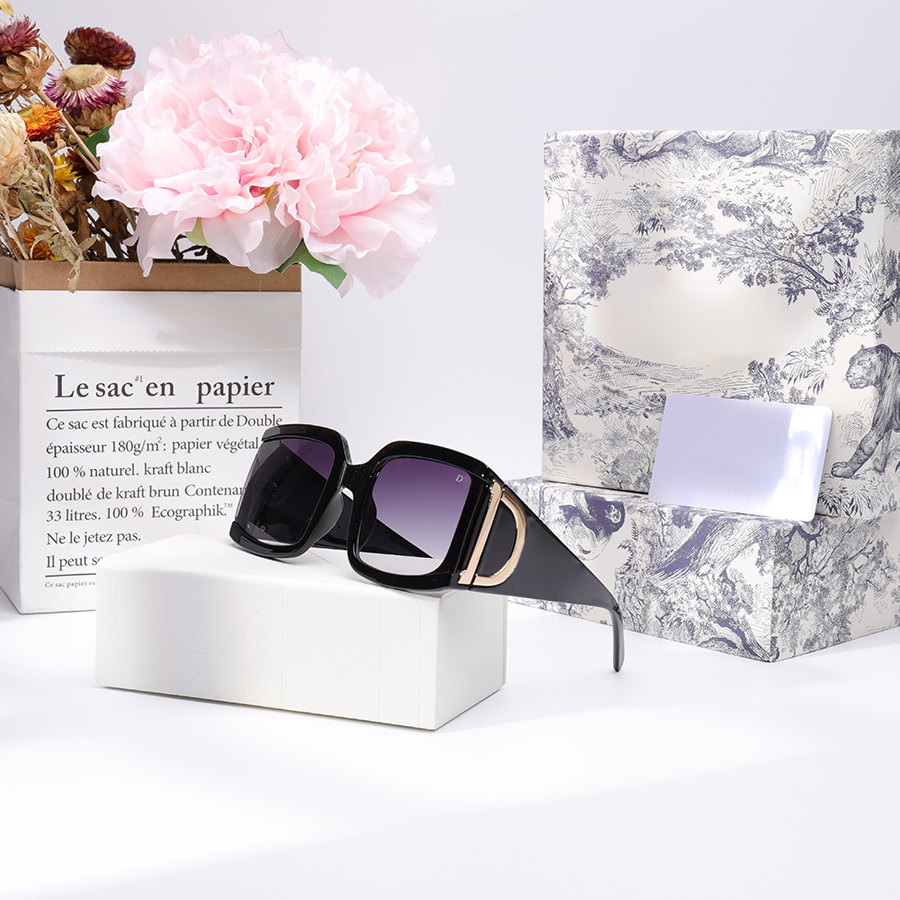 Fashion Sunglasses Designer Stylish Glasses Summer Goggles for Man Women 5 Colors Good Quality
Fashion Sunglasses Designer Stylish Glasses Summer Goggles for Man Women 5 Colors Good Quality