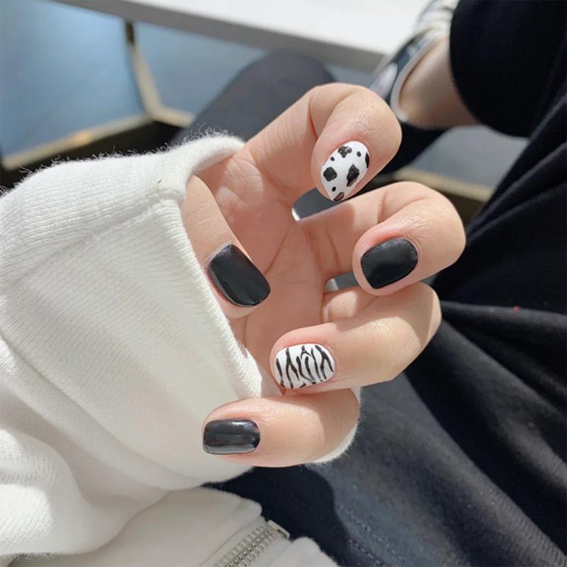 False Nails 24Pcs/Box Fake Short Matte Black And White Dairy Cows Leopard Print Pre Design Acrylic Nail Tips Detachable
False Nails 24Pcs/Box Fake Short Matte Black And White Dairy Cows Leopard Print Pre Design Acrylic Nail Tips Detachable