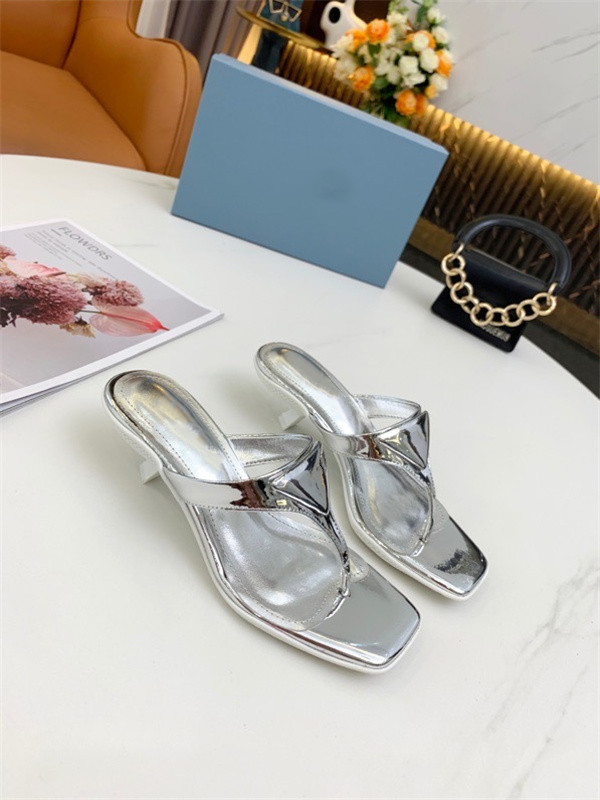 Dio Women Sandals Slippers Embroidery Designers Slides Sandal Floral Brocade Flip Flops Striped Beach Leather Rubber Flower Slipper Loafers size35-40, Choose the color
Dio Women Sandals Slippers Embroidery Designers Slides Sandal Floral Brocade Flip Flops Striped Beach Leather Rubber Flower Slipper Loafers size35-40, Choose the color