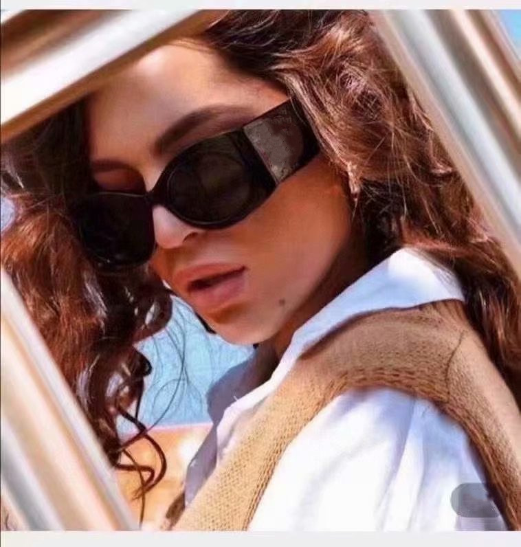 Sunglasses For women Summer style Anti-Ultraviolet 8036 Retro Shield lens Plate quare full frame fashion Eyeglasses Random Box
Sunglasses For women Summer style Anti-Ultraviolet 8036 Retro Shield lens Plate quare full frame fashion Eyeglasses Random Box