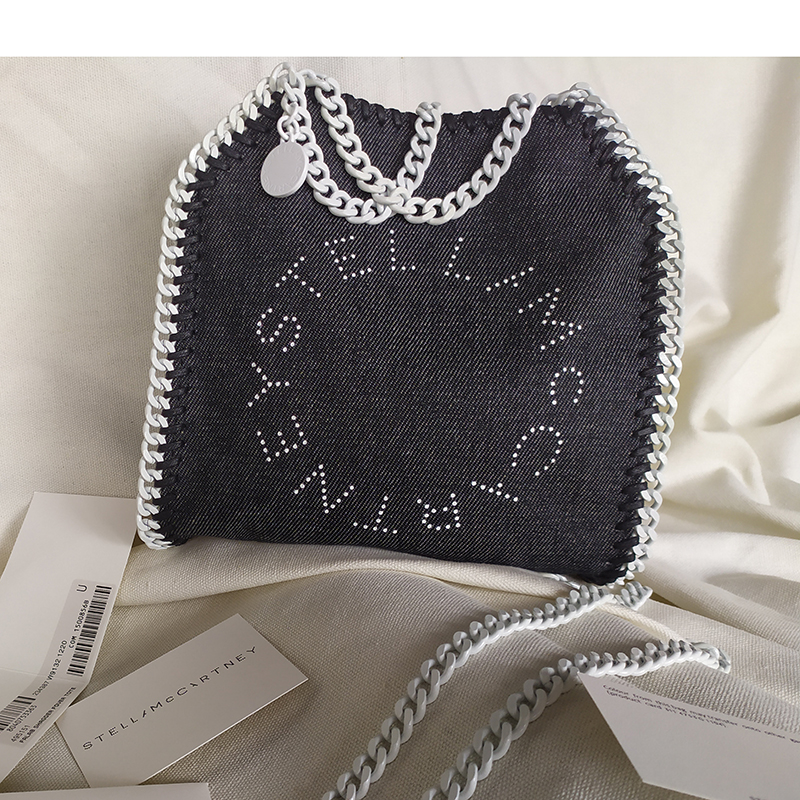 2021 New Fashion women Handbag Stella McCartney PVC high quality leather shopping bag, Black
2021 New Fashion women Handbag Stella McCartney PVC high quality leather shopping bag, Black
