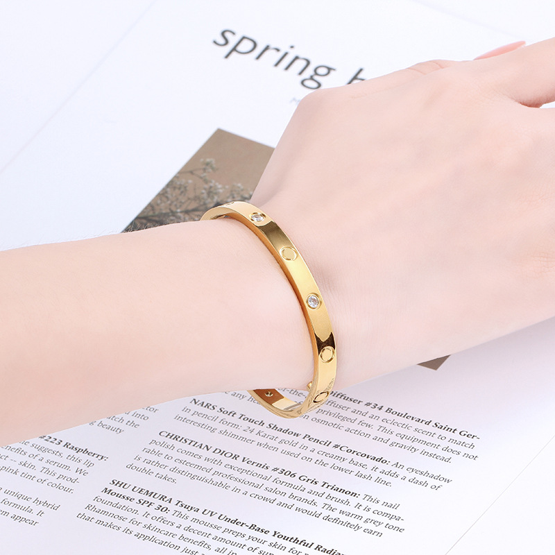 Classic Design Gold Silver Rose Colors Bracelets Titanium Steel Diamond Bracelet for Women's/Men's LOVE Bangle with Screwdriver Wholesale
Classic Design Gold Silver Rose Colors Bracelets Titanium Steel Diamond Bracelet for Women's/Men's LOVE Bangle with Screwdriver Wholesale