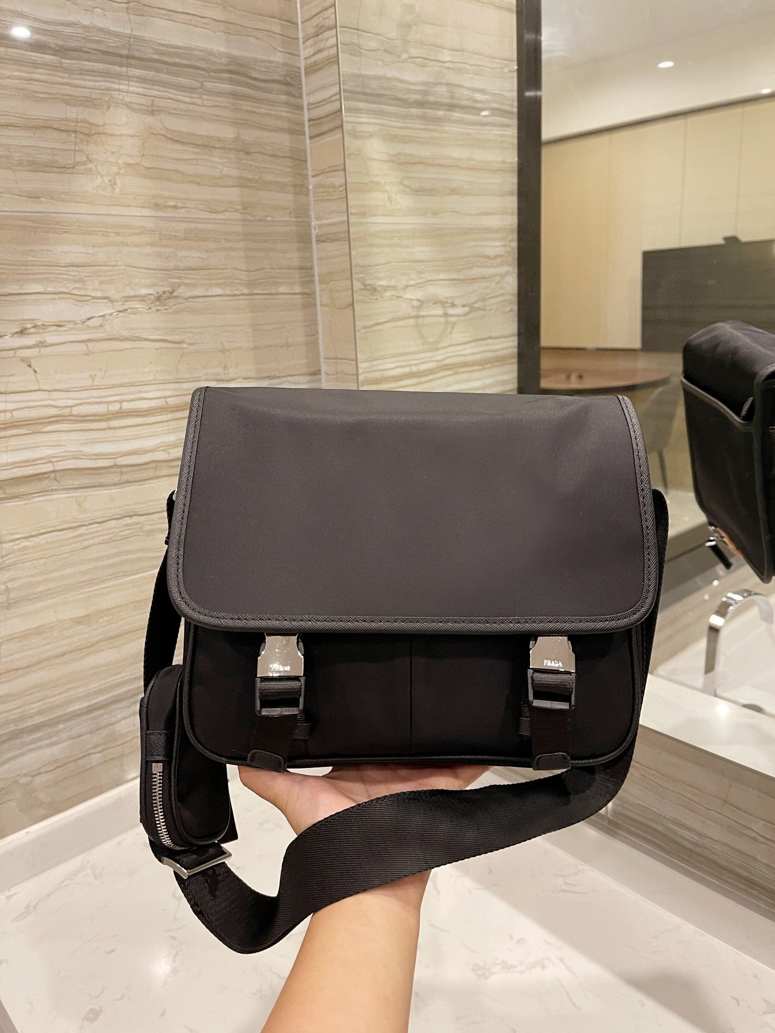 High Quality ladies Brand shoulder bag Luxurys designers 2021 printing father handbag Fashion handbags waterproof Bags cossbody letter Artwork With zero wallet, No bags
High Quality ladies Brand shoulder bag Luxurys designers 2021 printing father handbag Fashion handbags waterproof Bags cossbody letter Artwork With zero wallet, No bags