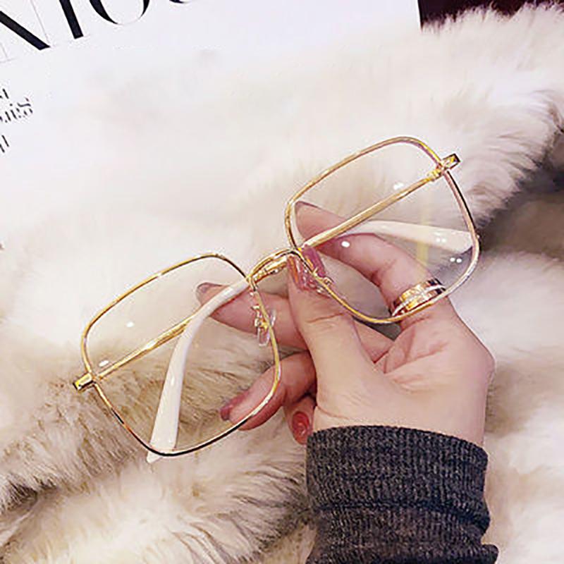 Sunglasses 2021 Anti-blue Ray Retro Metal Square Frame Flat Glasses Women With Diamond High Quality Reading -0.5 To -6.0
Sunglasses 2021 Anti-blue Ray Retro Metal Square Frame Flat Glasses Women With Diamond High Quality Reading -0.5 To -6.0