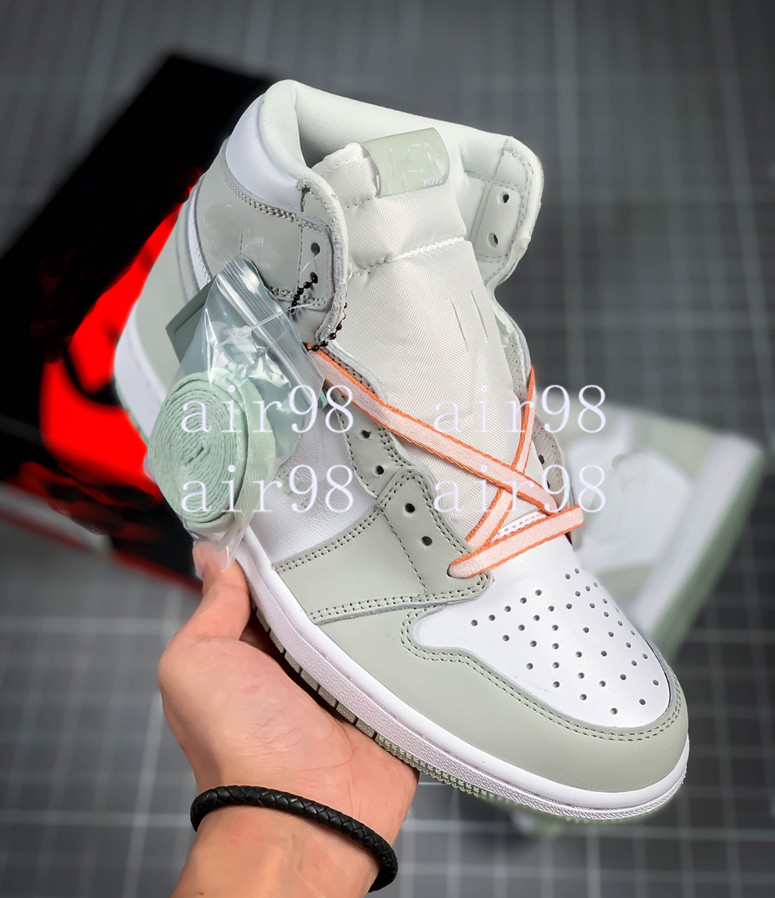 With Box Seafoam 1 High Basketball Shoes Jumpman 1s Healing Orange White Leather Sports Sneakers Outdoors Mens Womens Trainers US5-13
With Box Seafoam 1 High Basketball Shoes Jumpman 1s Healing Orange White Leather Sports Sneakers Outdoors Mens Womens Trainers US5-13