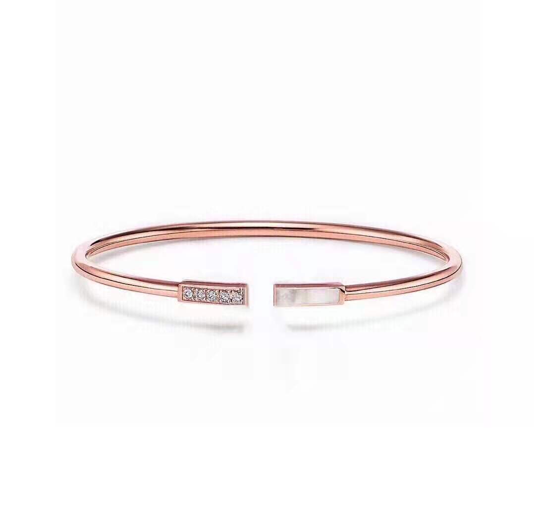 Exclusive designer love Bangle metallic feeling bracelet jewelry girl classic asymmetrical couples gift 18K rose gold diamond encrusted whit, Black
Exclusive designer love Bangle metallic feeling bracelet jewelry girl classic asymmetrical couples gift 18K rose gold diamond encrusted whit, Black