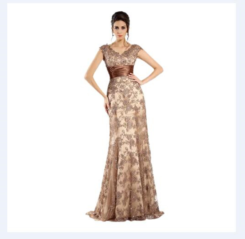 2022 Glamorous Champagne Mother's Lace Mermaid Cap Sleeves Mother of the Bride Dresses V Neckline Beaded Wedding Party Gowns Back Out
