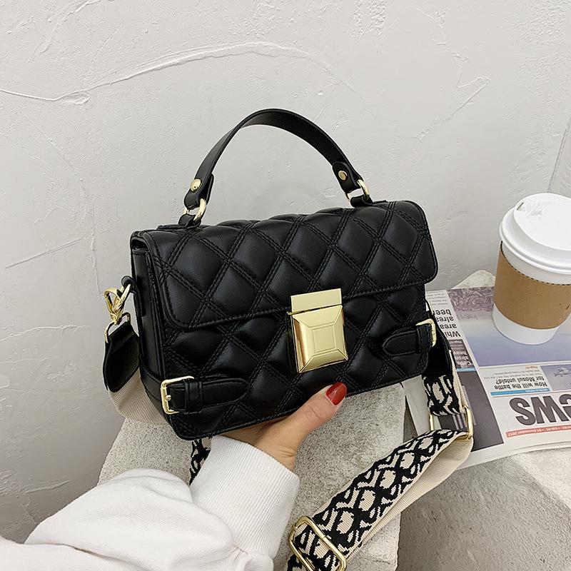 2021 New women's bag diamond textured handbag niche ins hundred shoulder bag wide shoulder strap stiletto small square, Black
2021 New women's bag diamond textured handbag niche ins hundred shoulder bag wide shoulder strap stiletto small square, Black