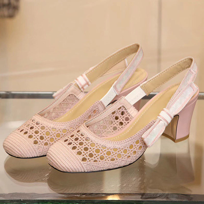 Women Sandals Newest Summer Genuine Leather Womens Striped Ladies Casual Scuffs Block Heel Outdoor Shopping Letters Slippers Box height 7cm
Women Sandals Newest Summer Genuine Leather Womens Striped Ladies Casual Scuffs Block Heel Outdoor Shopping Letters Slippers Box height 7cm