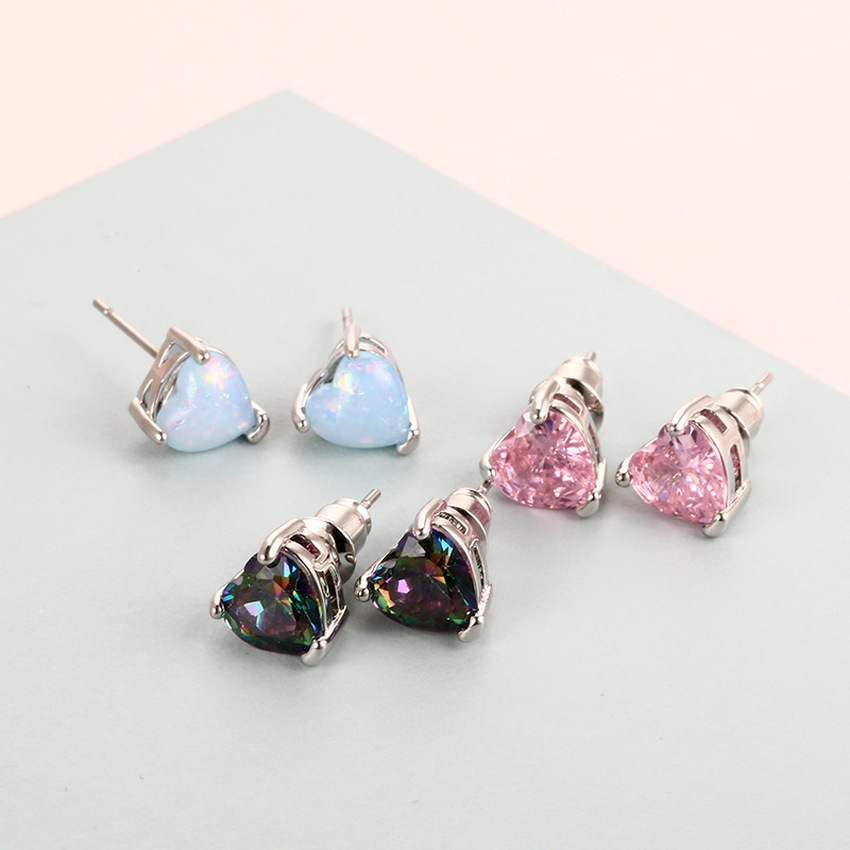 Women's Crystal Zircon Heart Shaped Ear Studs Earrings For Women Silver color Geometry Earring Bijoux drop ship, Golden;silver
Women's Crystal Zircon Heart Shaped Ear Studs Earrings For Women Silver color Geometry Earring Bijoux drop ship, Golden;silver