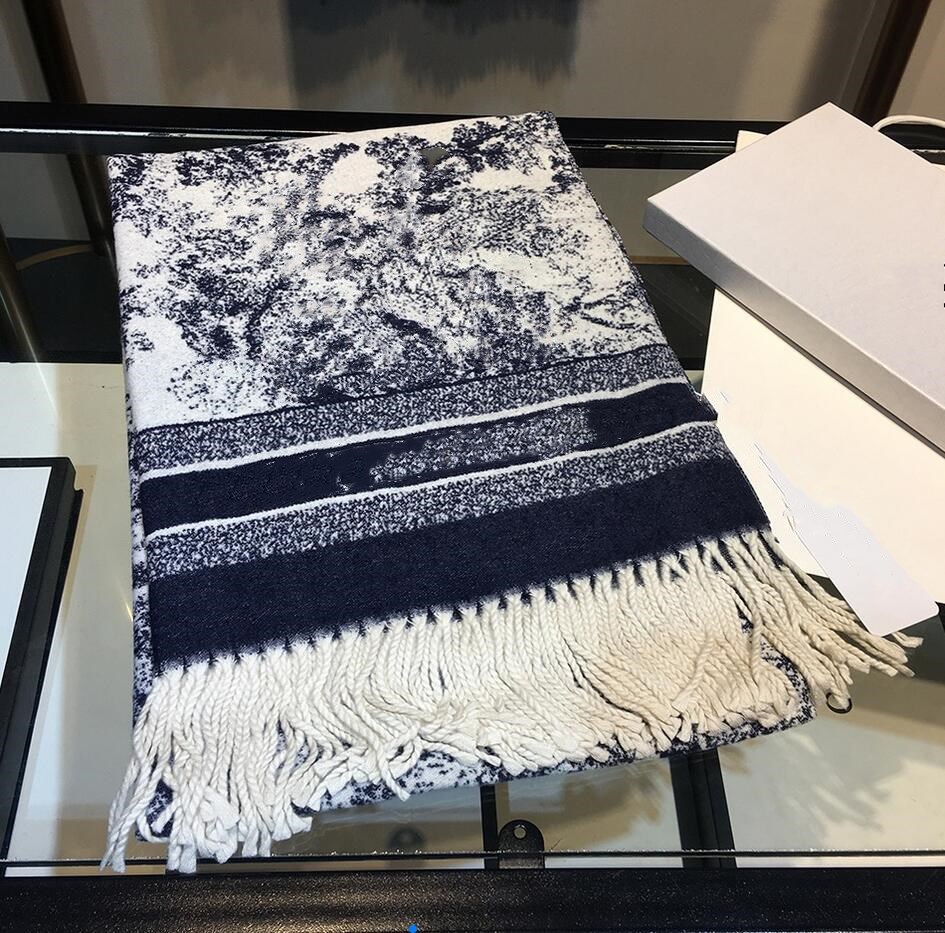2021 Classic Design cashmere scarf For Men and Women Winter scarfs Big Letter pattern Pashminas Shawls scarves, Blue;gray
2021 Classic Design cashmere scarf For Men and Women Winter scarfs Big Letter pattern Pashminas Shawls scarves, Blue;gray