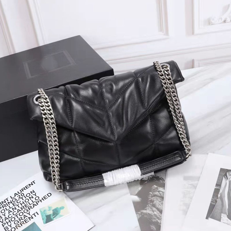 Designer Shoulder Bag Genuine Leather Crossbody Bags lady Tote chains handbags Fashion Messenger Handbag Single Zipper nylon Composite designers handbag MM, Silver hardware-black
Designer Shoulder Bag Genuine Leather Crossbody Bags lady Tote chains handbags Fashion Messenger Handbag Single Zipper nylon Composite designers handbag MM, Silver hardware-black