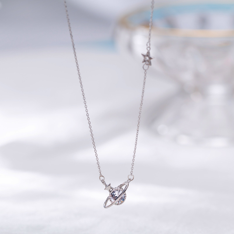 Trendy Cubic Zirconia Saturn Pendant 925 Sterling Silver Chain Necklaces for Women Girls CZ Collares Necklace Jewelry Q0127
Trendy Cubic Zirconia Saturn Pendant 925 Sterling Silver Chain Necklaces for Women Girls CZ Collares Necklace Jewelry Q0127