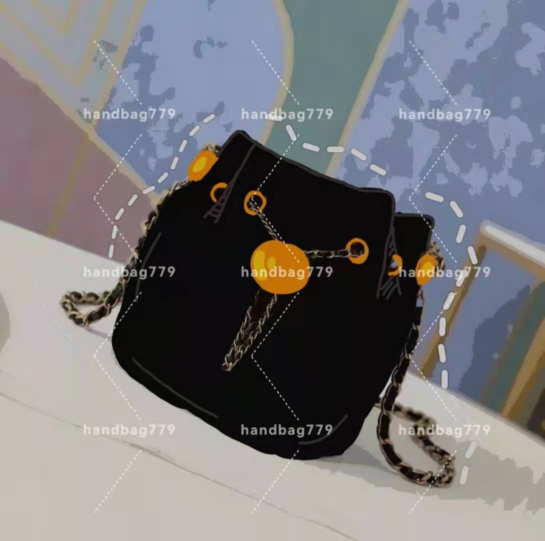 Drawstring Designer handbag bags 1 Vintage pull rope button bag high quality black gold geometric crossbody checked chain fashion sheepskin
Drawstring Designer handbag bags 1 Vintage pull rope button bag high quality black gold geometric crossbody checked chain fashion sheepskin