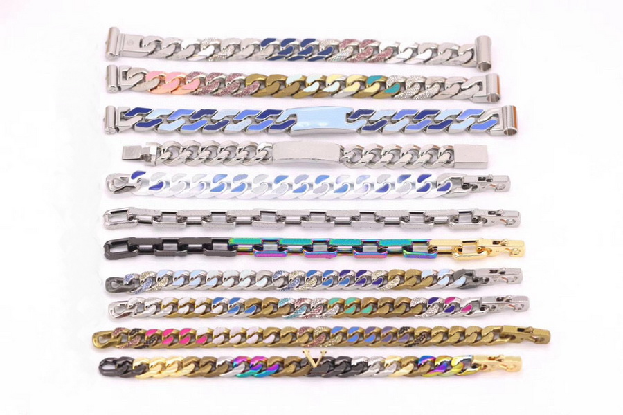 Europe America Fashion Style Men Silver Gold Black colour Metal Multicoloured Enamel Diamond Engraved V Initials Chains Links Patches Bracelet M68260
Europe America Fashion Style Men Silver Gold Black colour Metal Multicoloured Enamel Diamond Engraved V Initials Chains Links Patches Bracelet M68260
