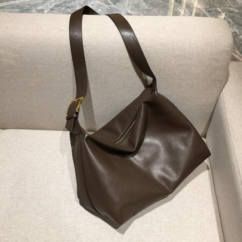 2021 Cowhide Solid Color Trendy Tote Bag Women's Large Capacity One-shoulder Diagonal Bag, Black
2021 Cowhide Solid Color Trendy Tote Bag Women's Large Capacity One-shoulder Diagonal Bag, Black