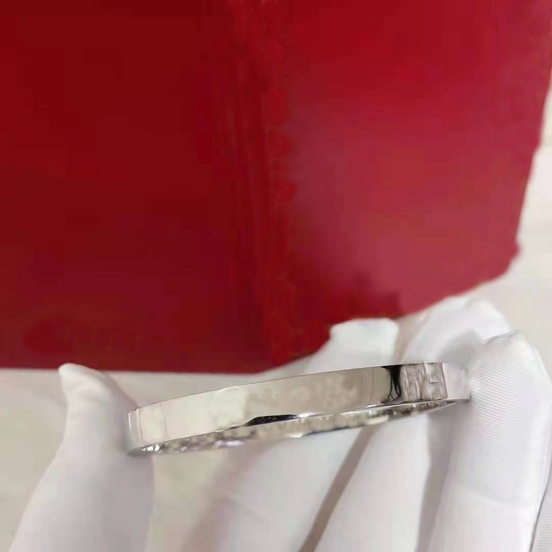 High quality 2021 classic screwdriver bangle wide version fashion love jewelry comes with original packaging gift box
High quality 2021 classic screwdriver bangle wide version fashion love jewelry comes with original packaging gift box